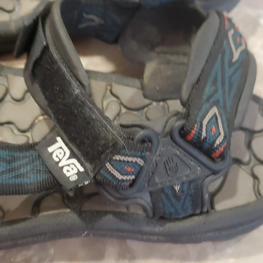 Teva black sandals size 9 - Picture 4 of 12